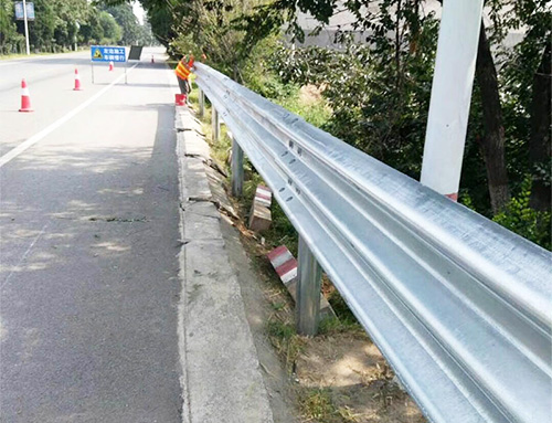 高速公路波形护栏